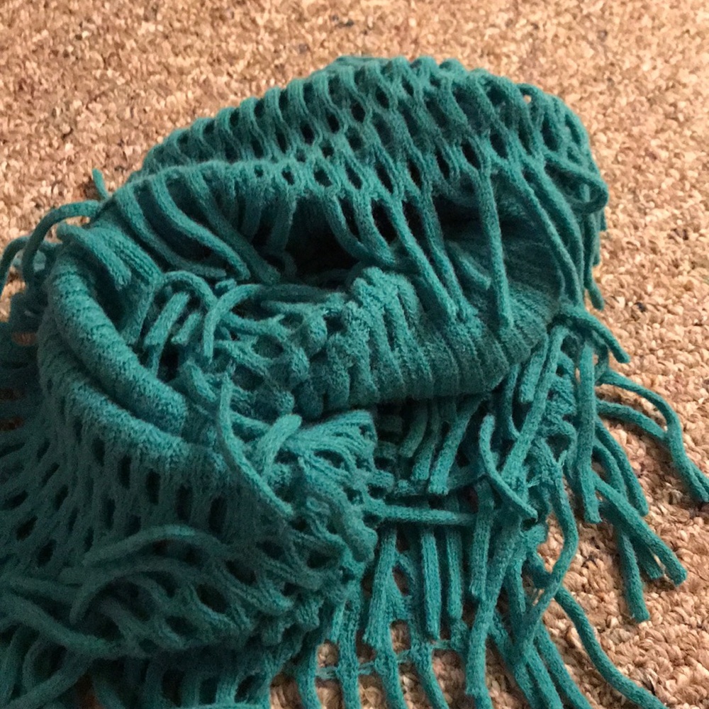 Great emerald green scarf - Picture 4 of 4